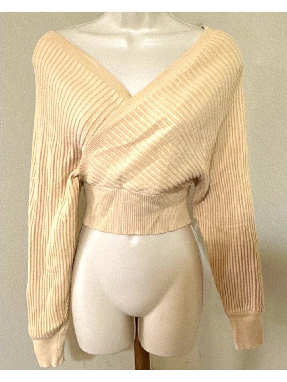 Windsor Women’s Beige Ribbed Knit Wrap V-Neck Long Sleeve Sweater Size S